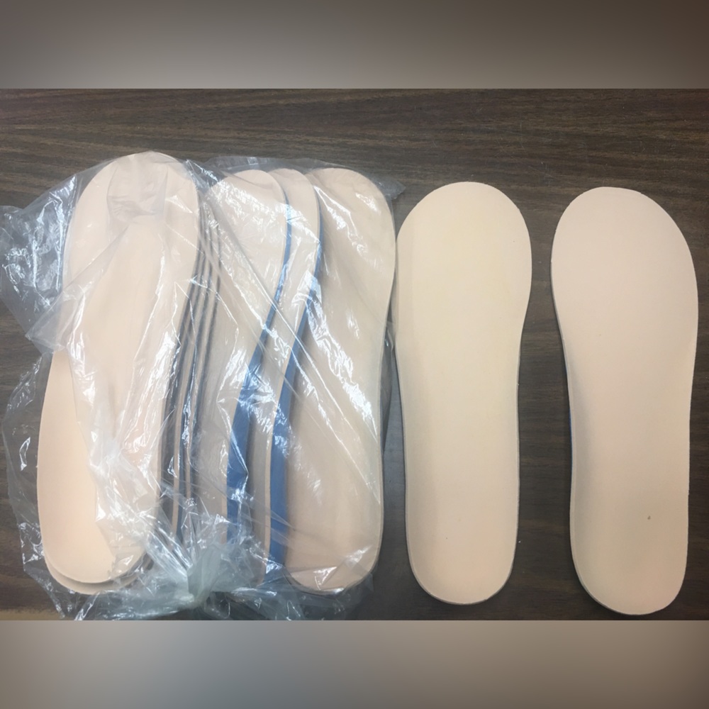 Cushion insoles with soft arch support